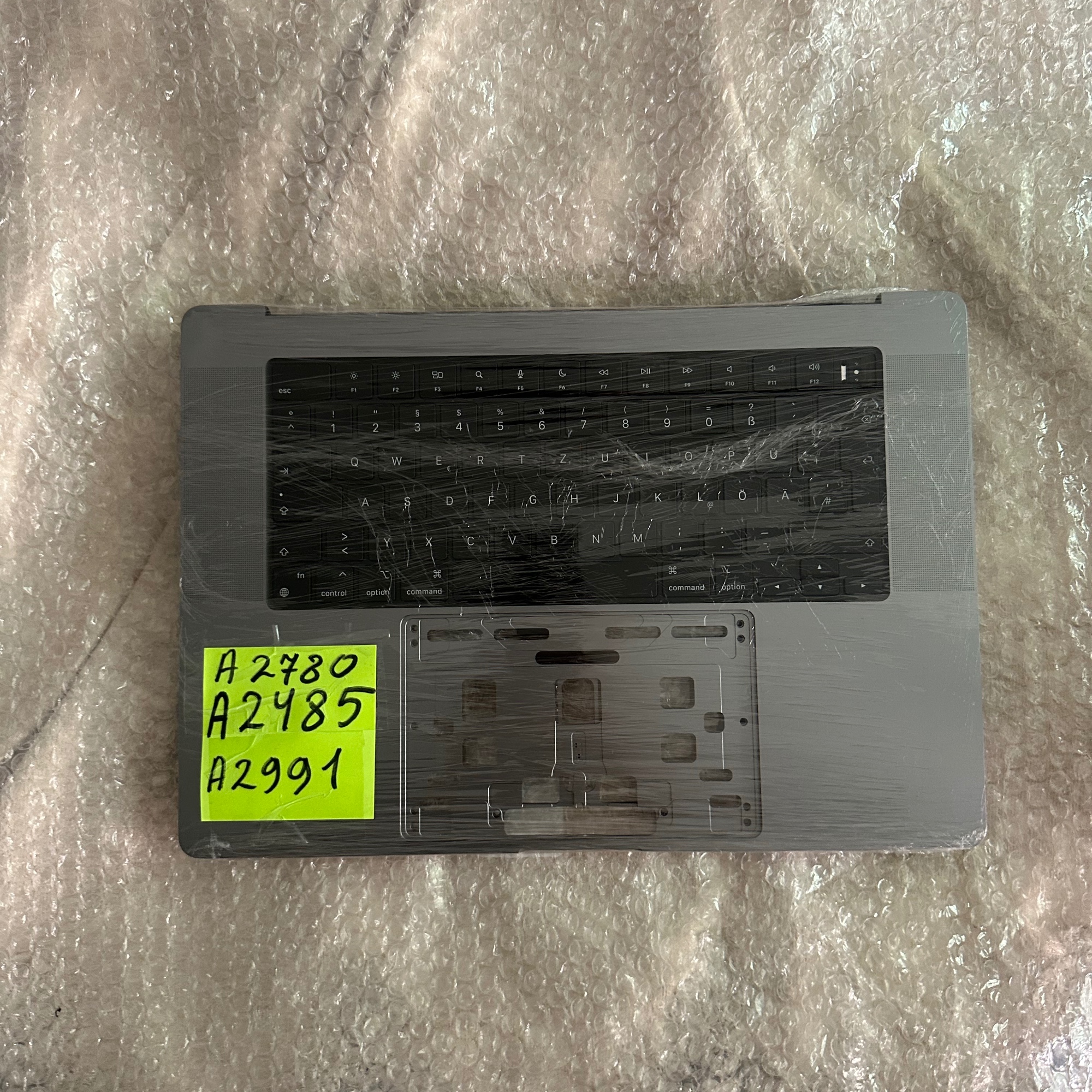 Топкейс с клавиатурой и подсветкой для MacBook Pro Retina 16" A2485 A2780 A2991