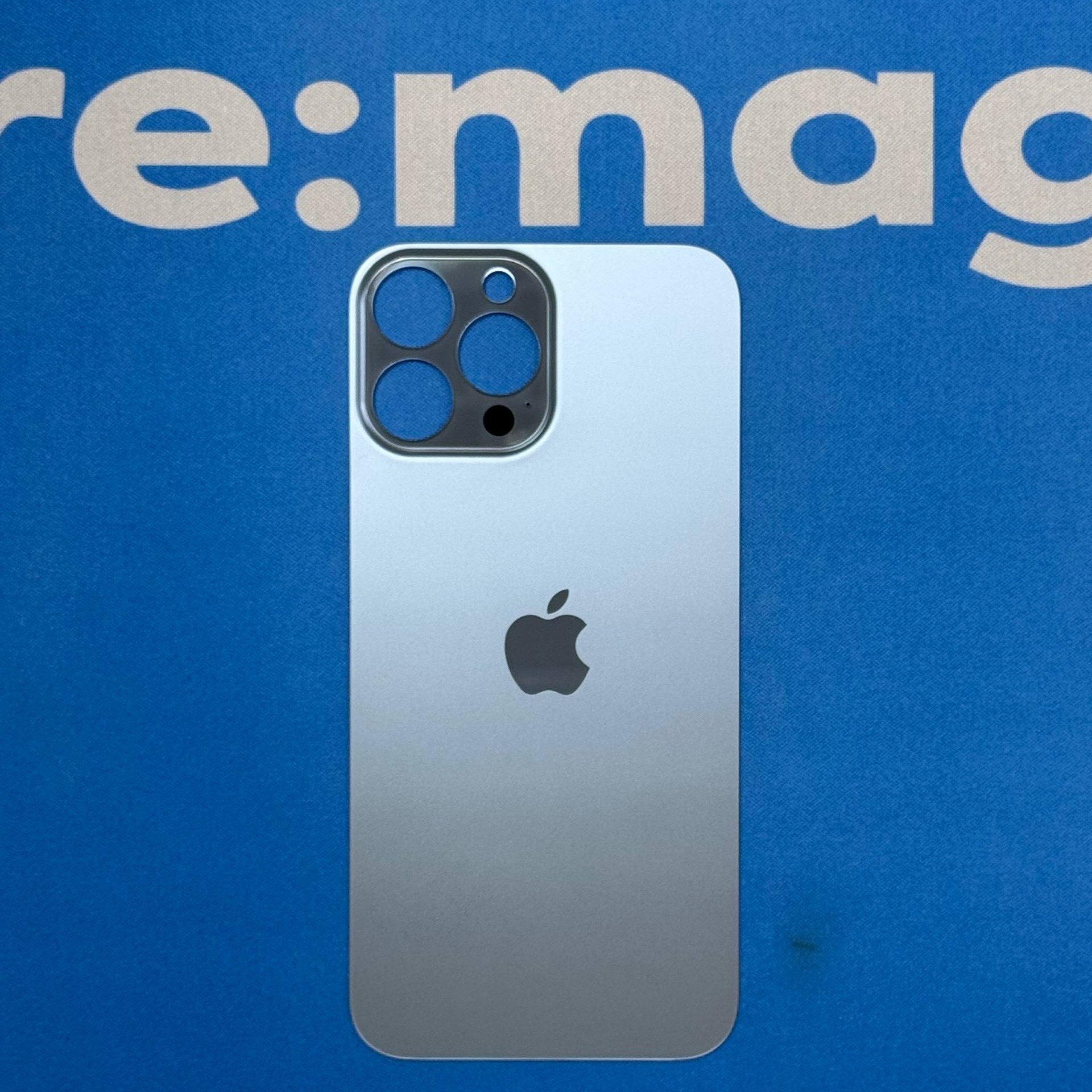 Заднее стекло iPhone 13 Pro Max Голубое (широкий вырез)