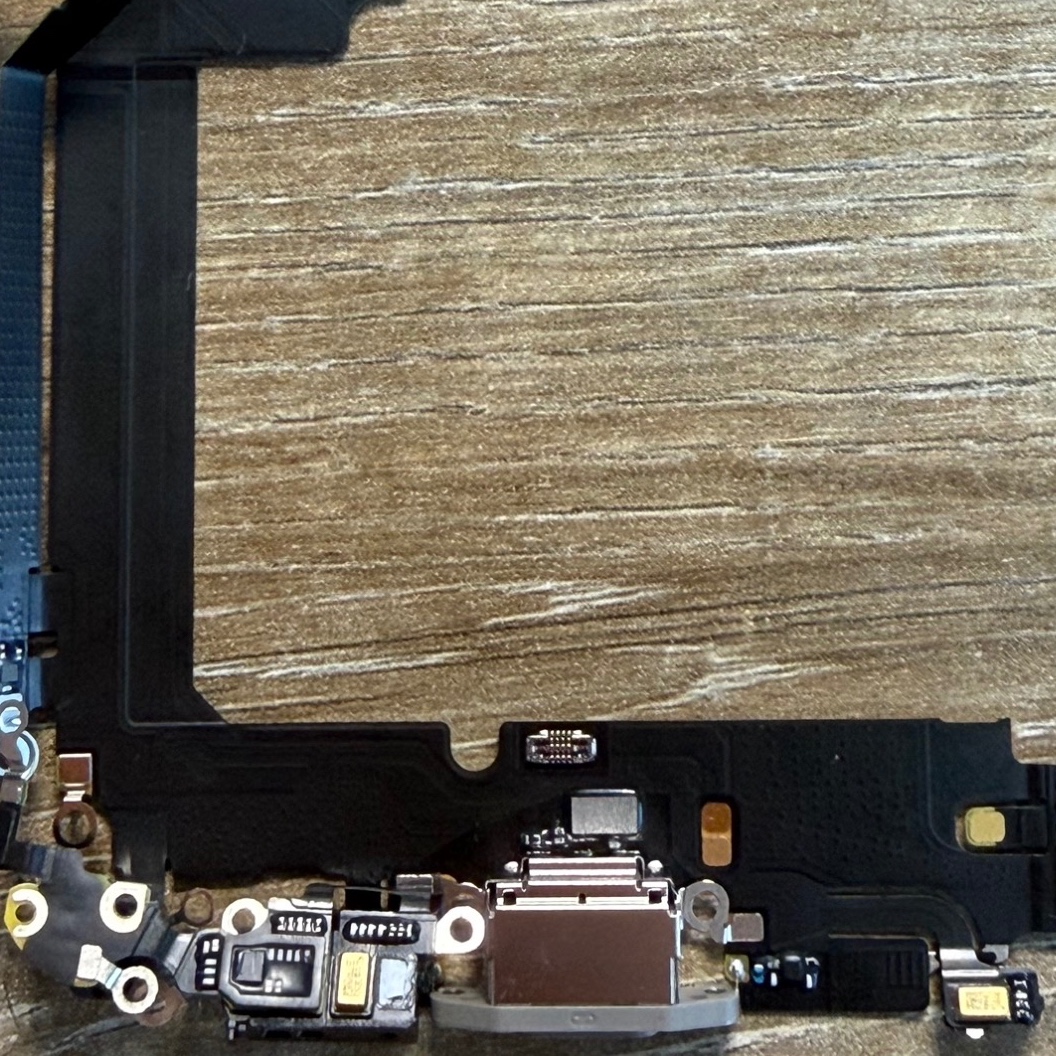 Нижний шлейф зарядки iPhone 15 Pro Max