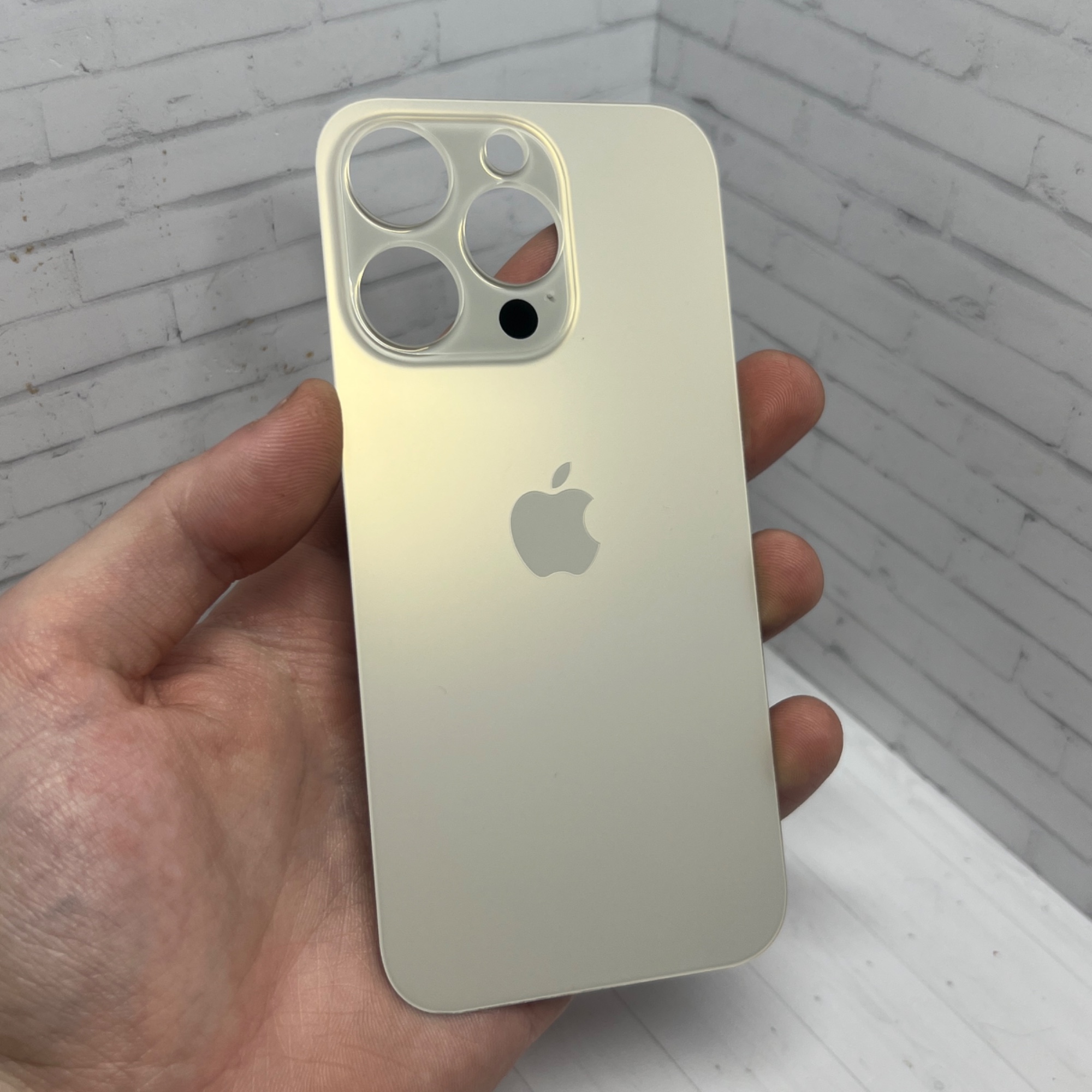 Крышка iPhone 14 Pro