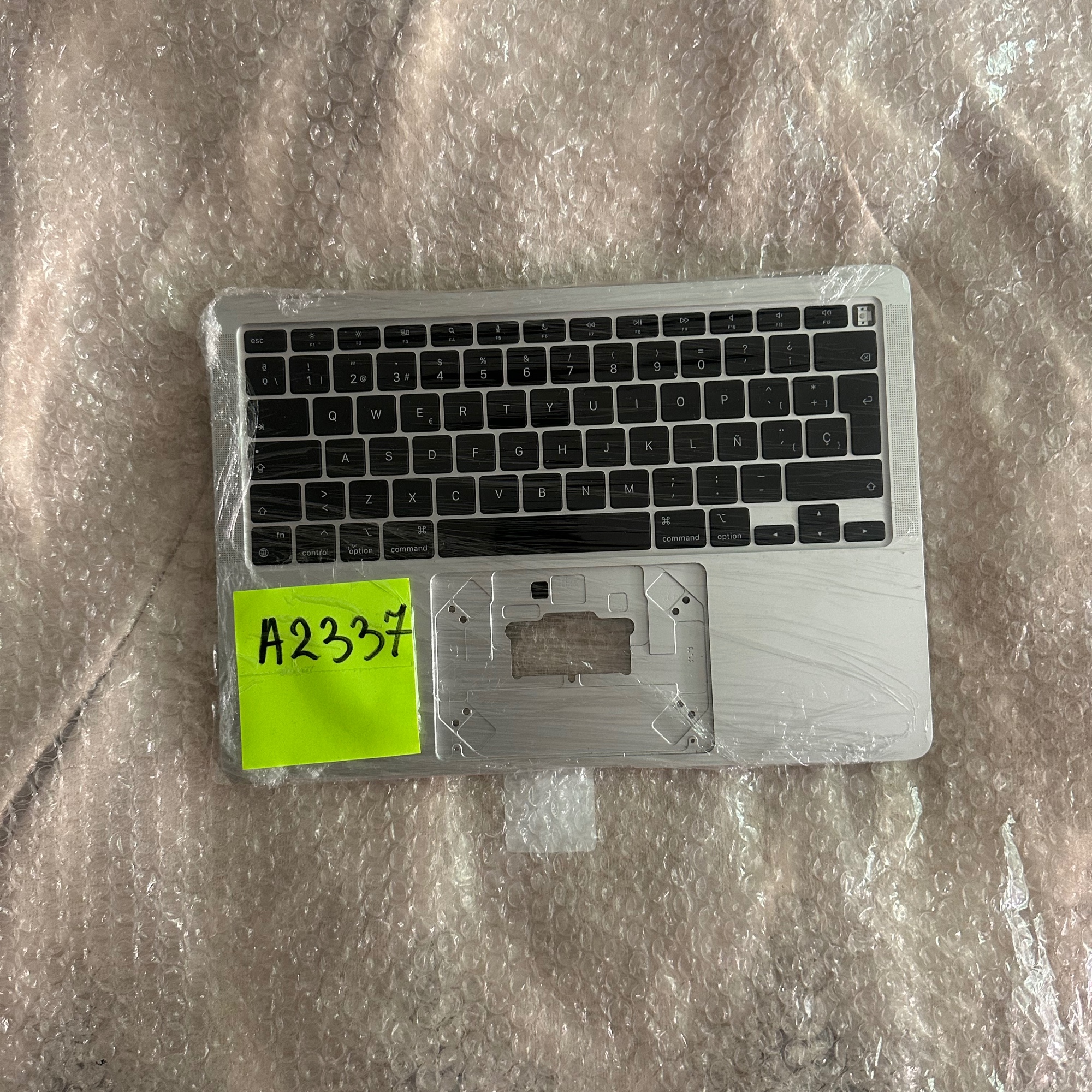 Топкейс с клавиатурой для MacBook Air Retina 13" A2337 [M1] Silver