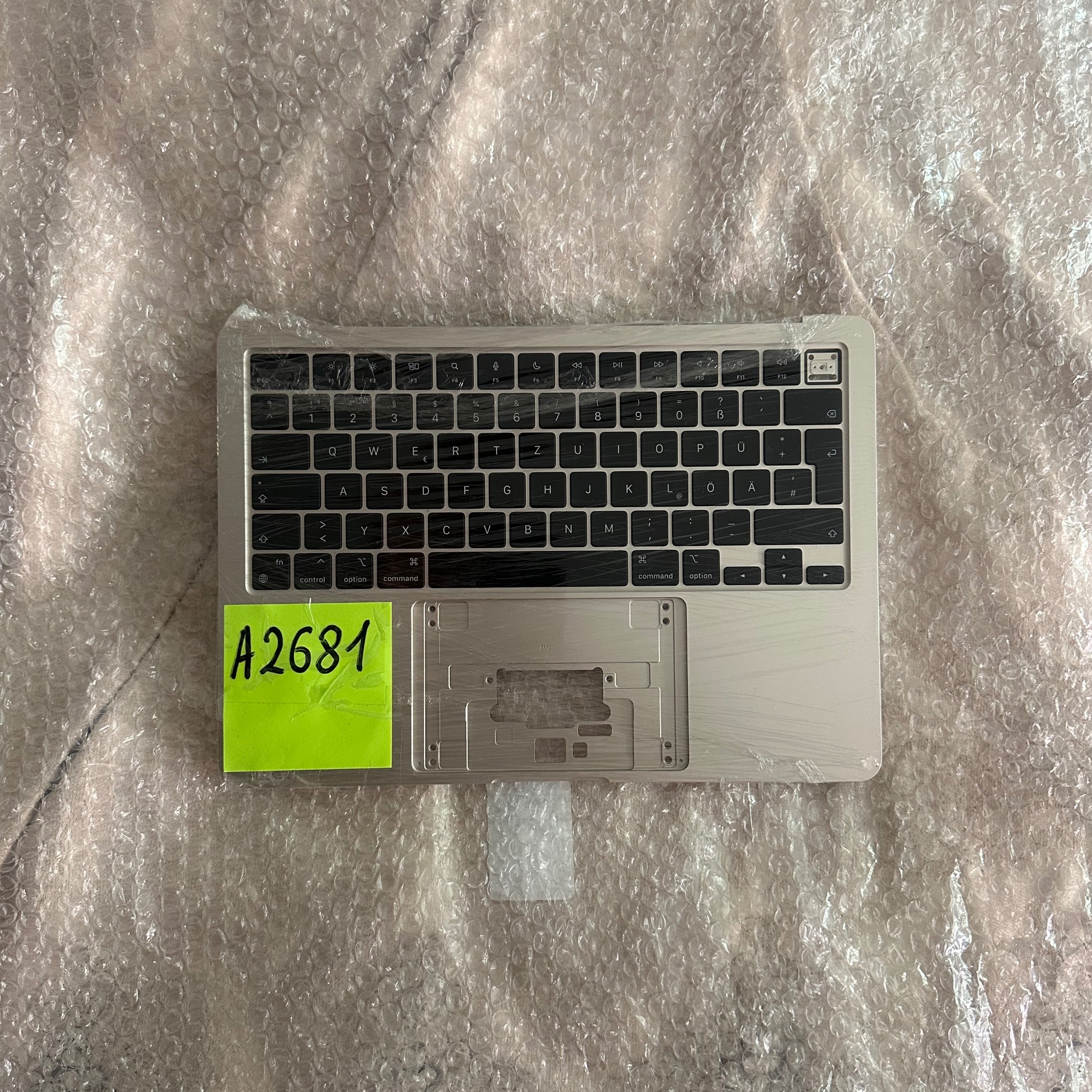 Топкейс с клавиатурой для MacBook Air Retina 13" A2681 [M2] (Mid 2022) Starlight