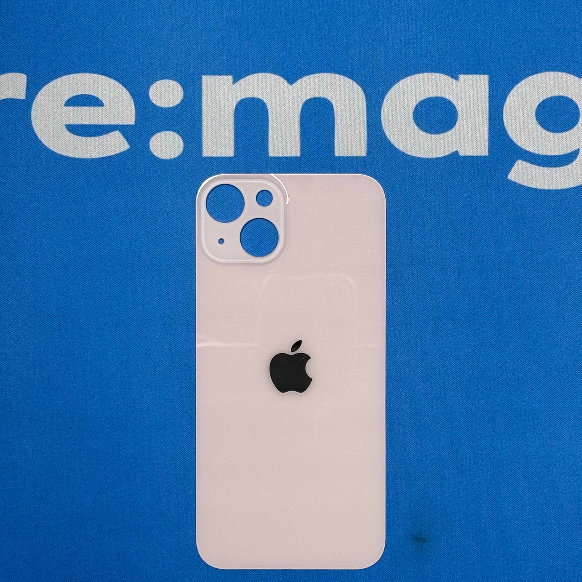 Заднее стекло iPhone 13 Розовое (широкий вырез)
