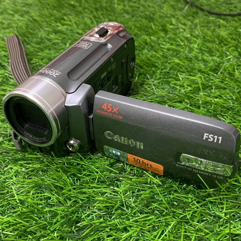 Canon FS11