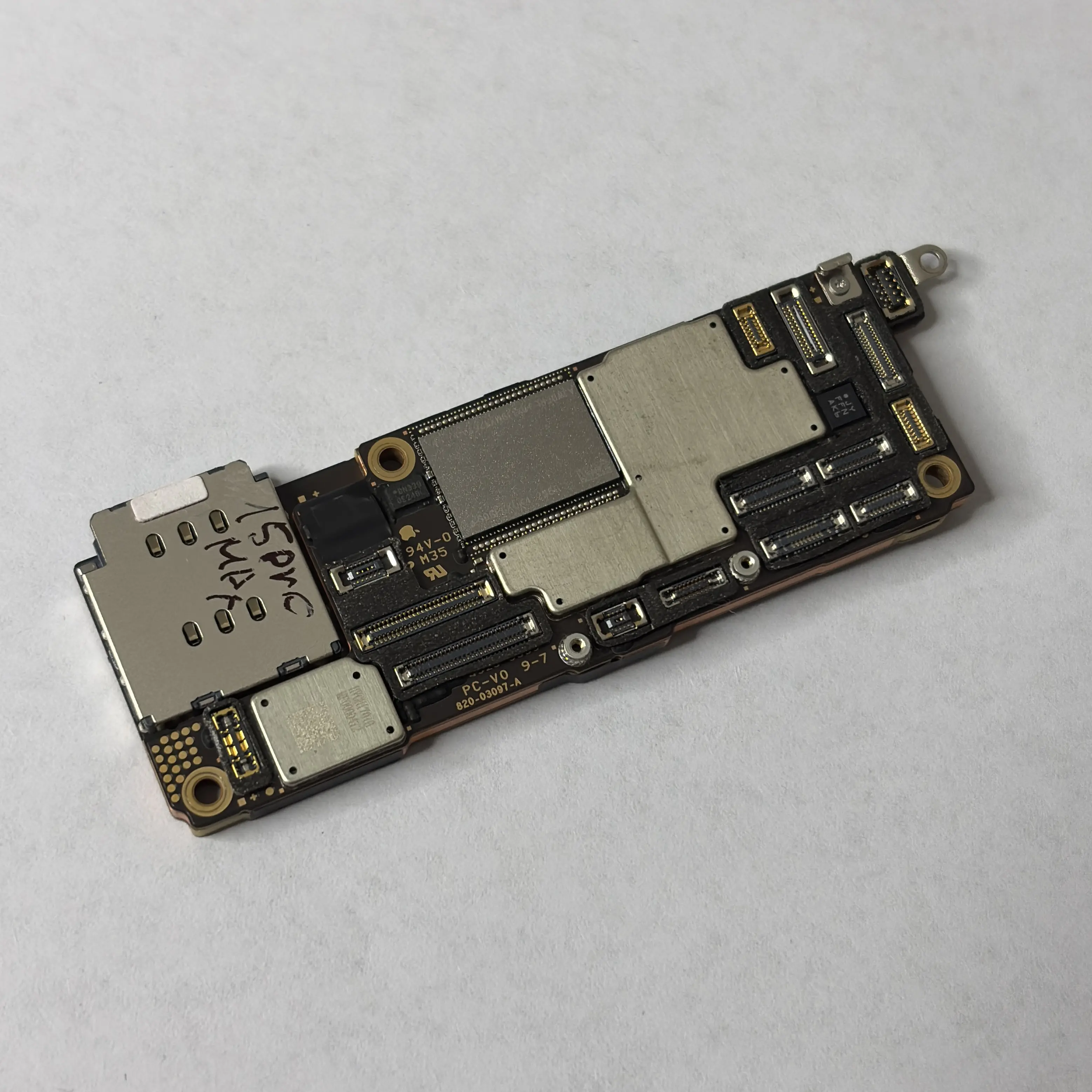 Материнская плата iPhone 15 pro max (iCloud)