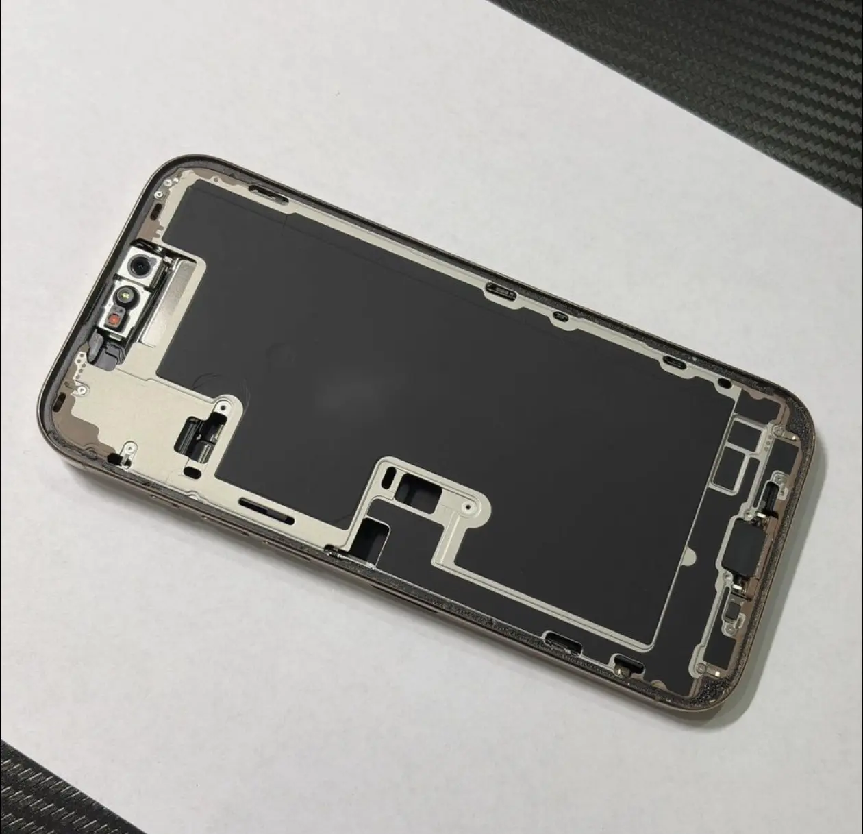 Корпус со шлейфами с разбора iPhone 16 pro max