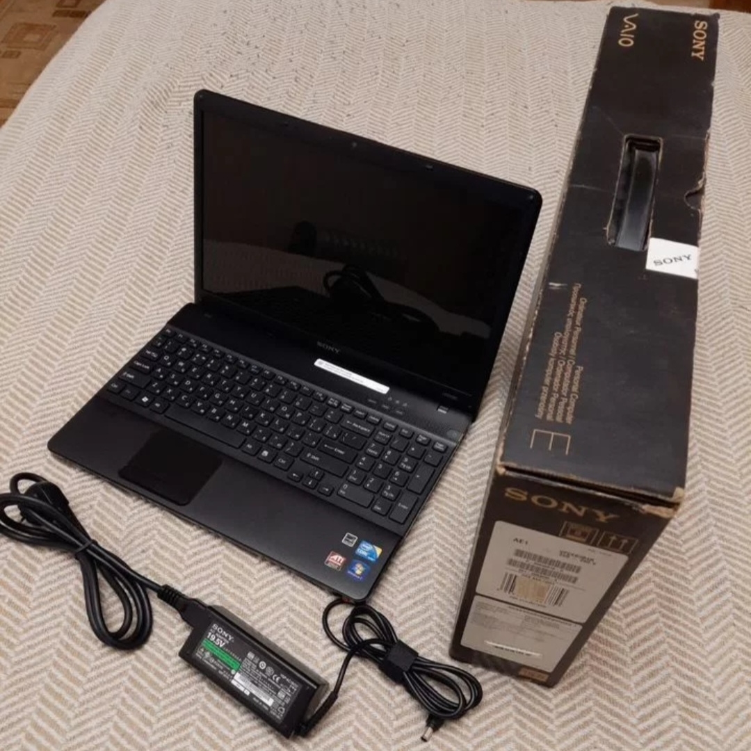 Ноутбук SonyVaio pcg71211v, i7-740qm, SSD 256гб, жд-500гб,озу8Гб,
