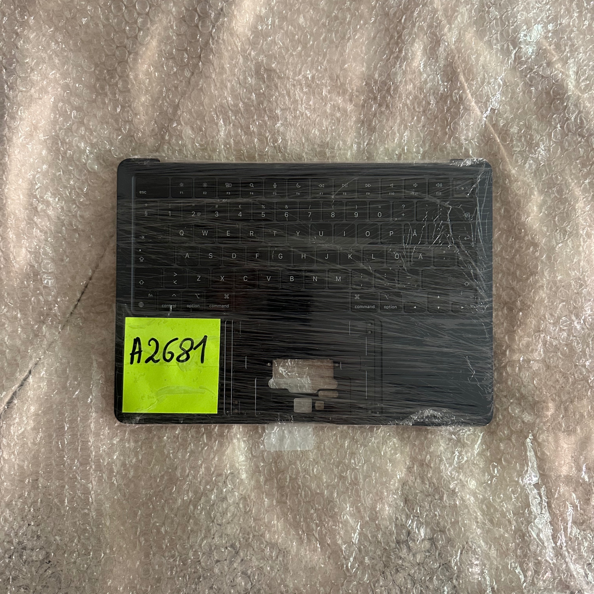Топкейс с клавиатурой для MacBook Air Retina 13" A2681 [M2] (Mid 2022)