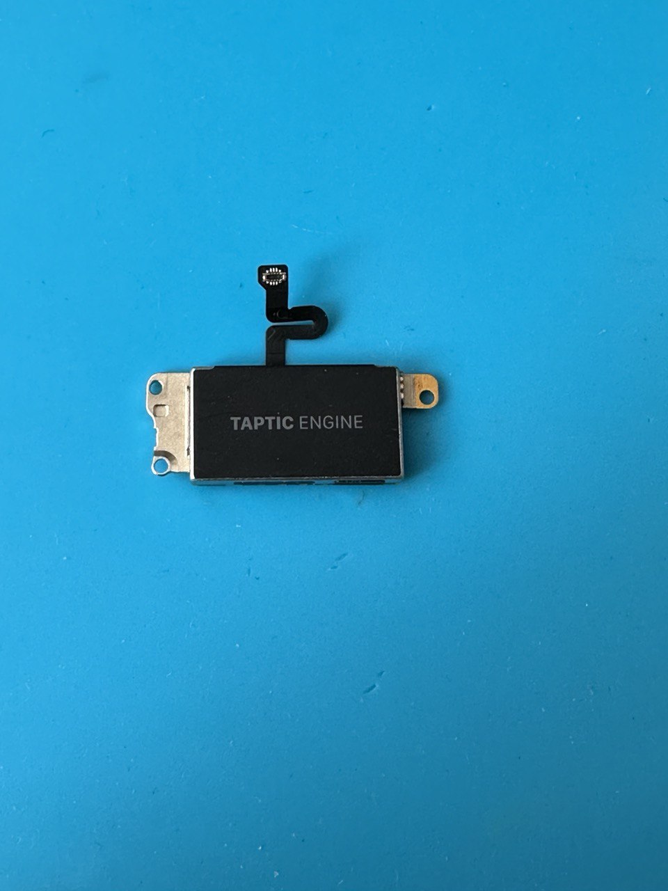 Вибромотор для Apple Watch 7 45 mm (taptic engine apple watch 7 45 mm)