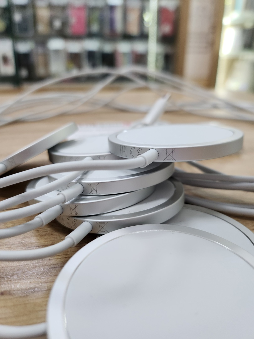 Беспроводное зарядное устройство MagSafe Charger для iPhone оригинал