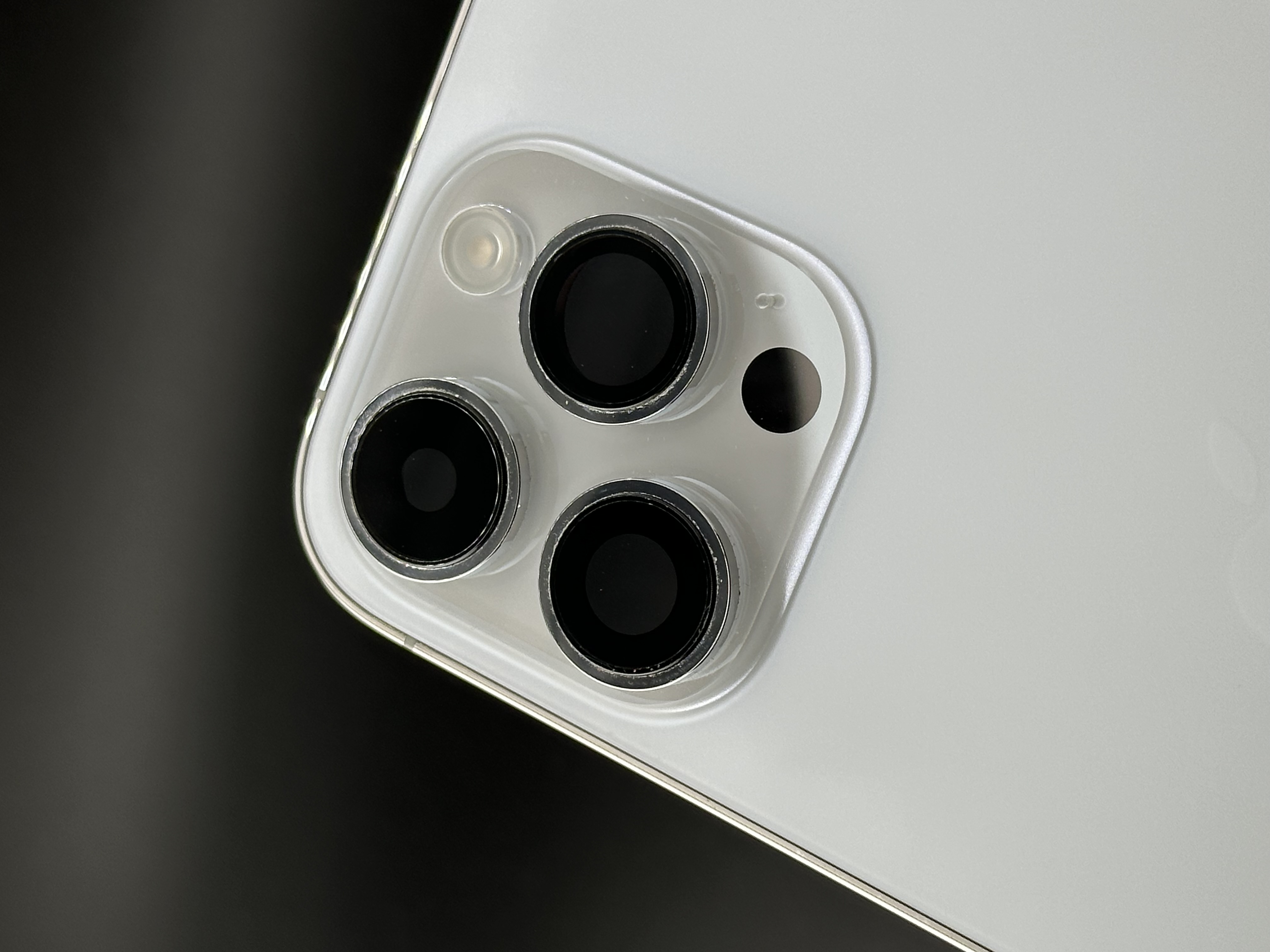 Корпус для iPhone 14 Pro (Золотой) (Снятый в сборе)