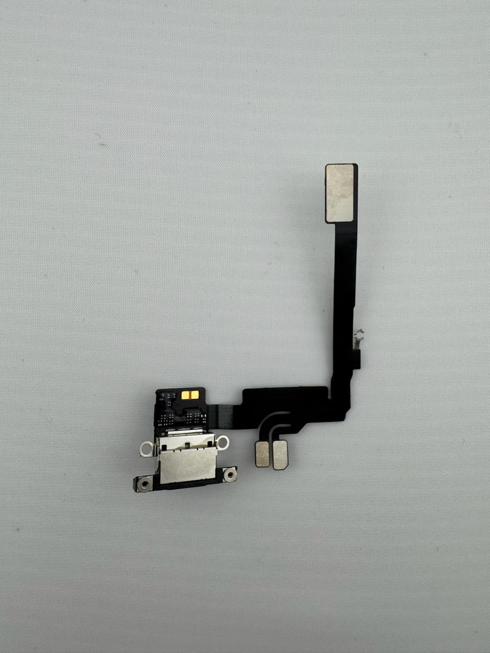 Нижний шлейф зарядки iPhone 16 Pro Black