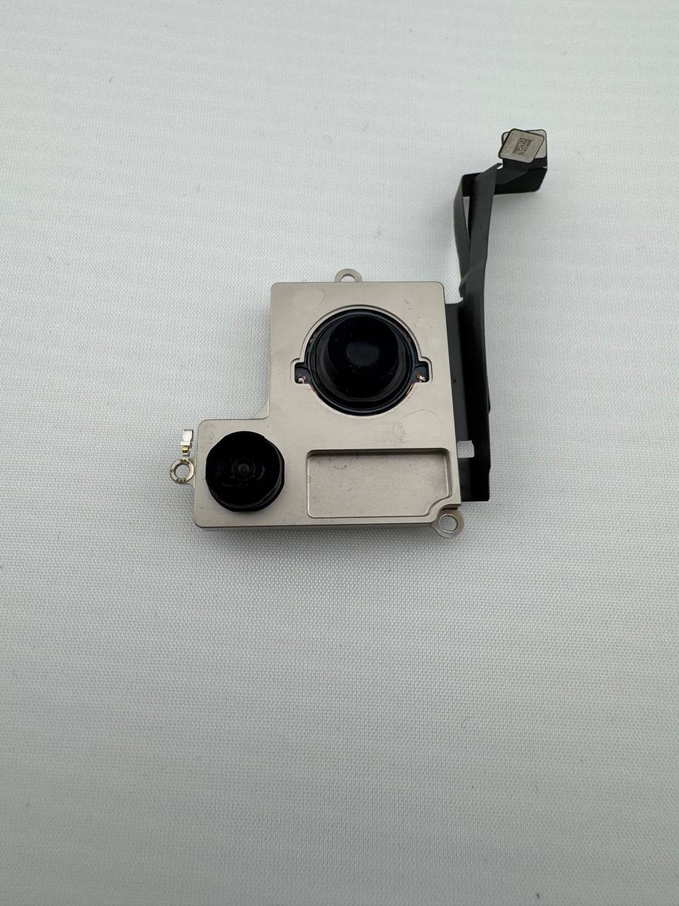 Камера основная iPhone 15